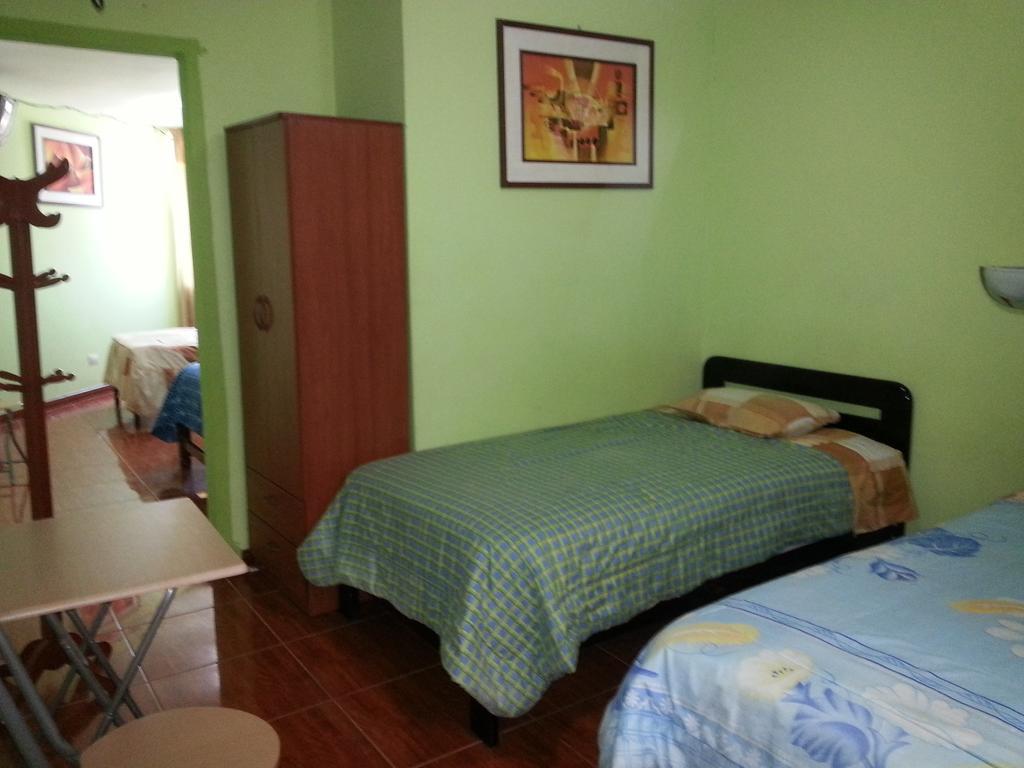 Hostal Puerto Ingles Ilo Rum bild